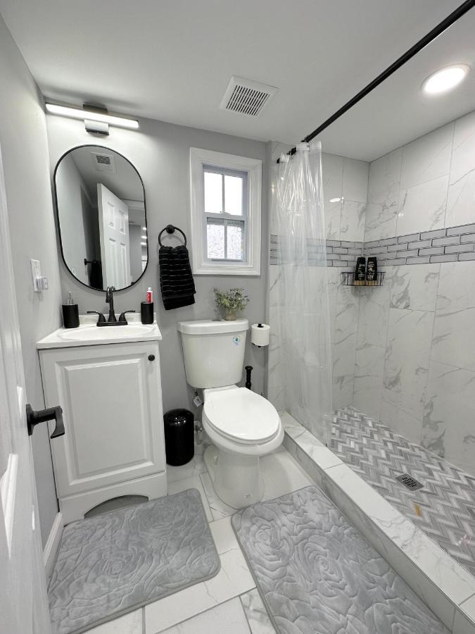 Cottage In Heart Of Colonial Beach, 7 Mins Walk To The Beach Eksteriør billede